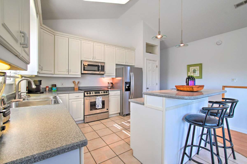 109 N Howe St - Photo 3 of 23