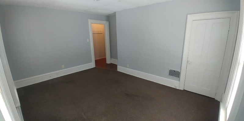 4 S Shabbona St #4 - Photo 2 of 8