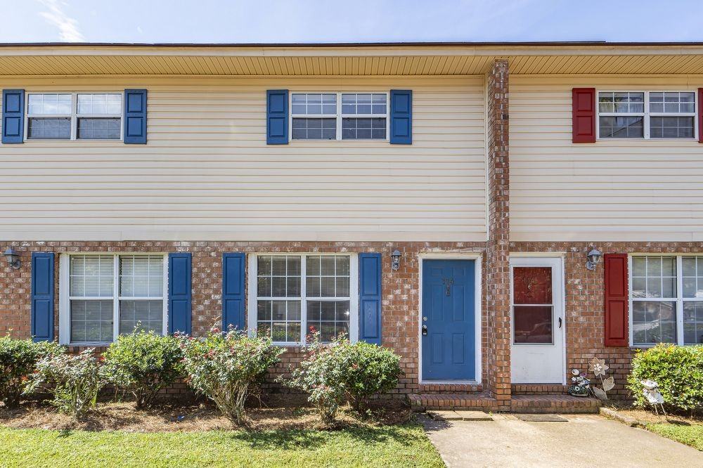 114 Pinewood St Unit B