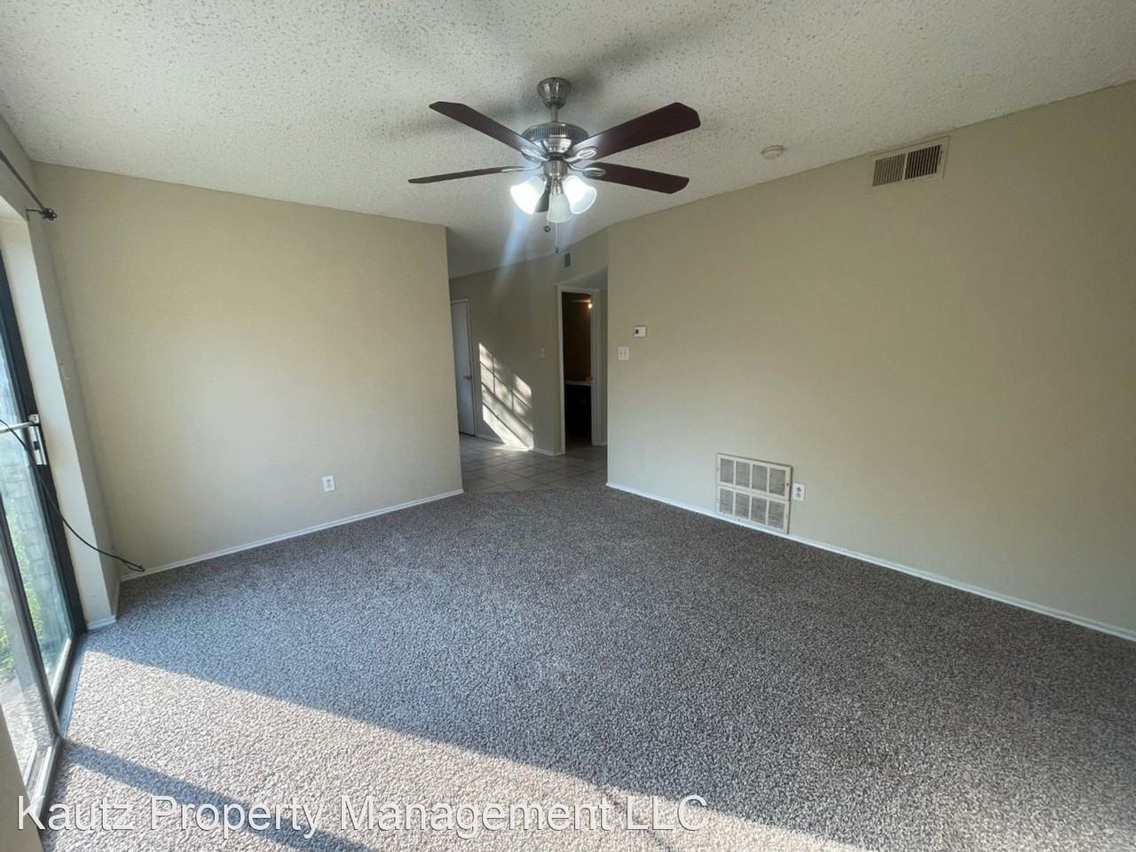 10120 Lone Eagle Dr - Photo 2 of 13