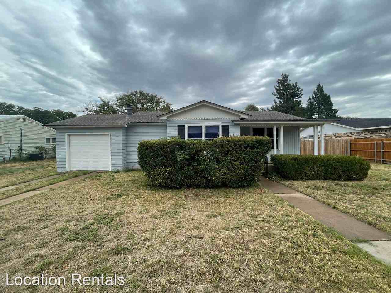 2507 Kenosha Ave - Photo 2 of 8