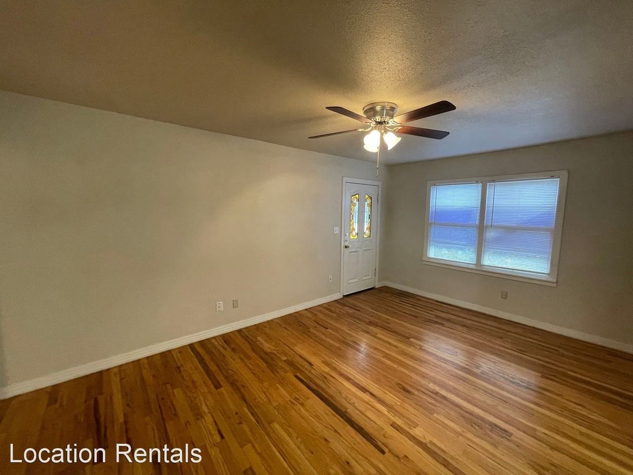 2507 Kenosha Ave - Photo 3 of 8