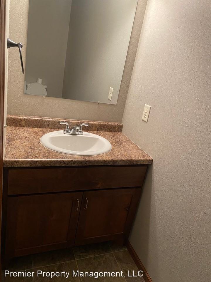 1954 Peach Dr Ne - Photo 2 of 11