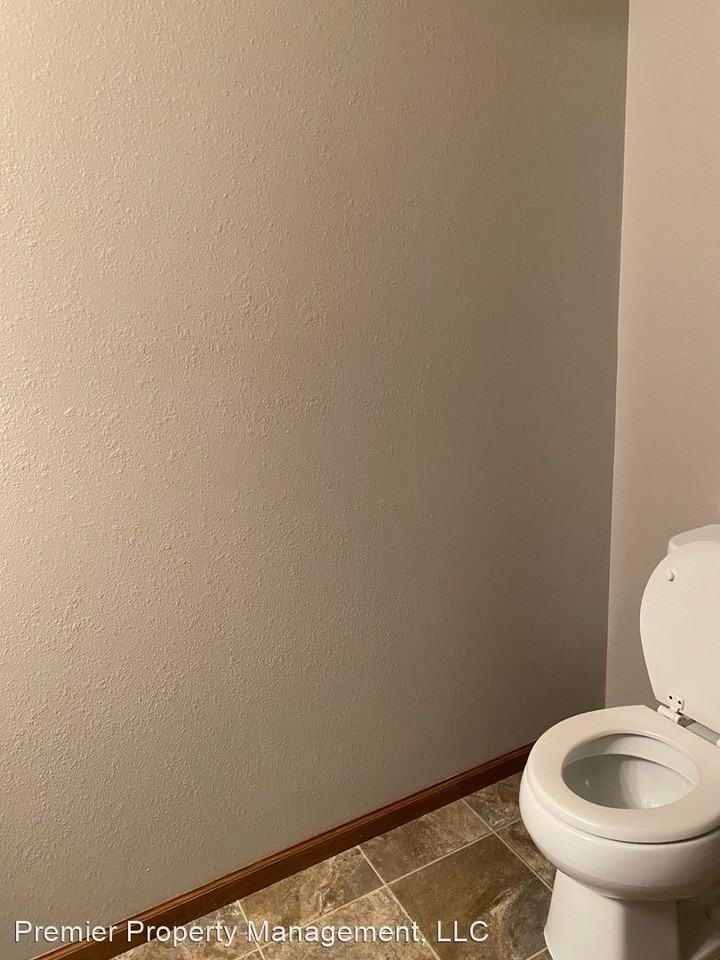 1954 Peach Dr Ne - Photo 3 of 11