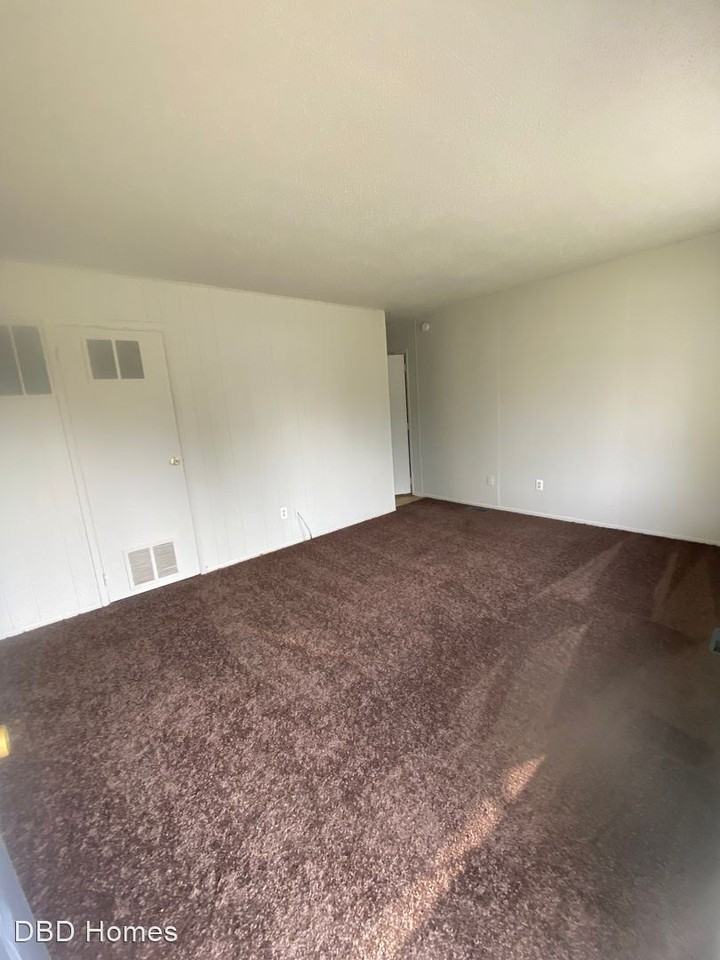 6010 Chaddsford Dr - Photo 2 of 6