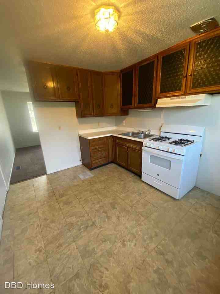 6010 Chaddsford Dr - Photo 3 of 6