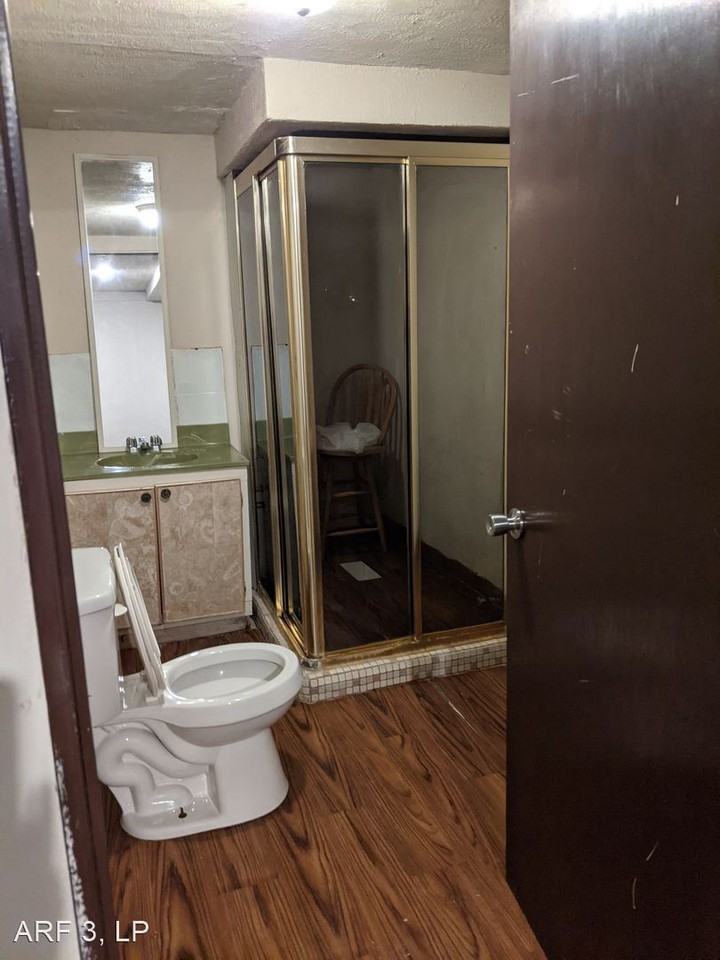 2006 S Hardy Ave - Photo 3 of 29