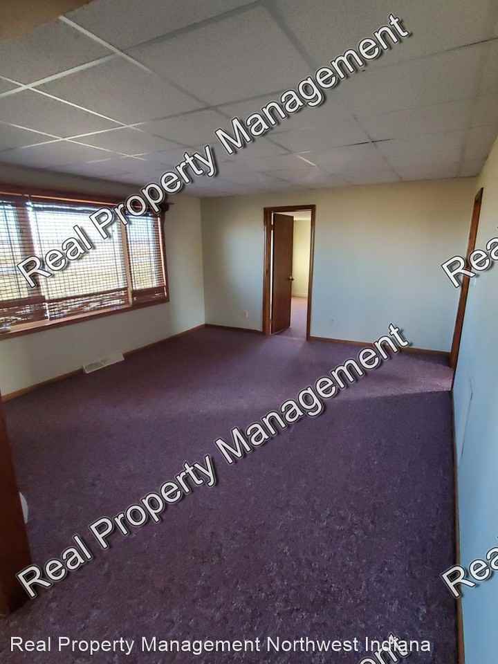 21906 Harrison St - Photo 2 of 17