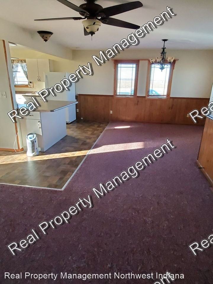 21906 Harrison St - Photo 3 of 17