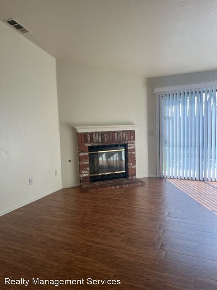 6911 Creamery Ln - Photo 3 of 12