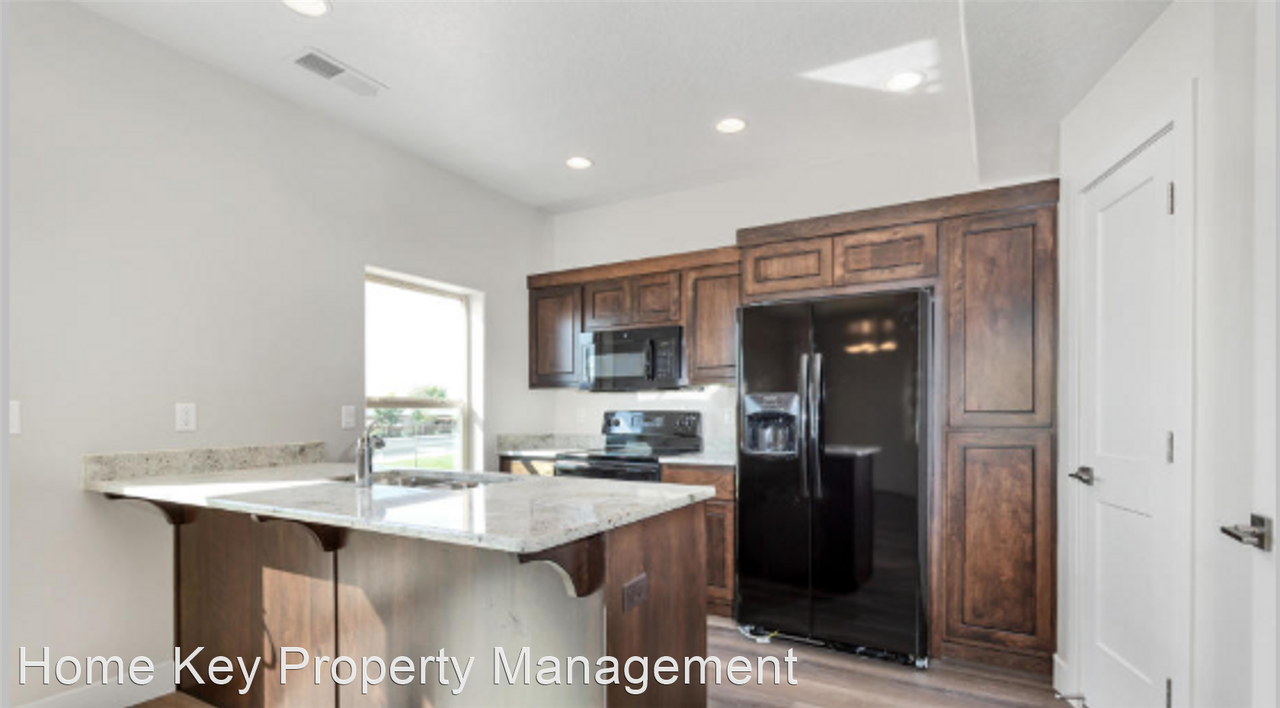 2675 2675 East 450 North Street #21 - Photo 3 of 17