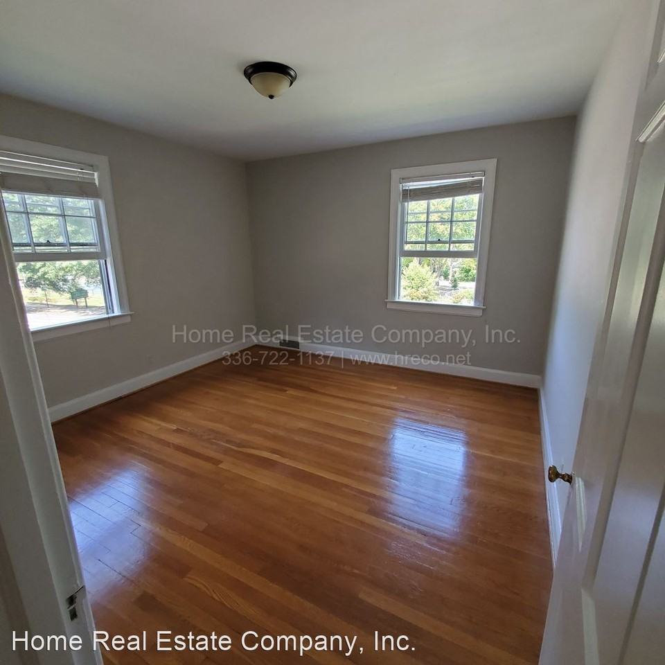 624 West End Blvd - Photo 2 of 6