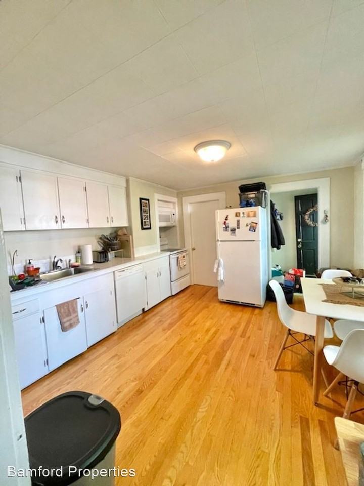 11-13 Kirkland St - Photo 3 of 9