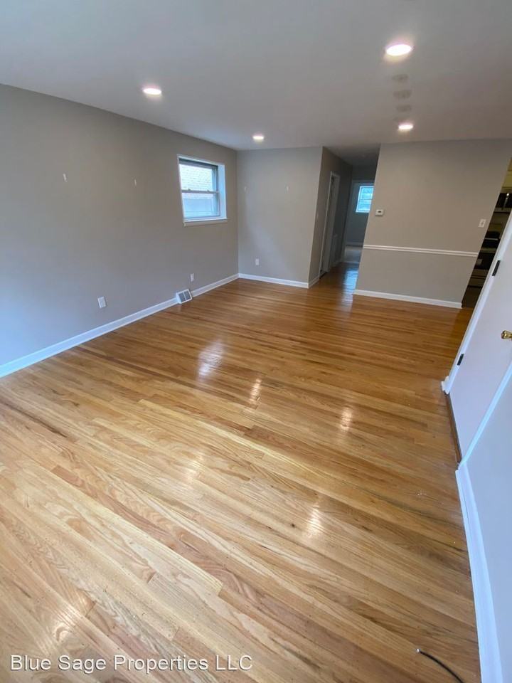 4424 Bloomfield Ave - Photo 3 of 12