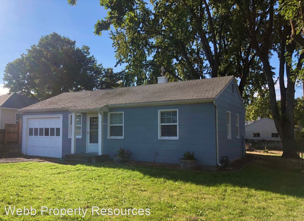 1031 Sw 30th St - Photo 2 of 14