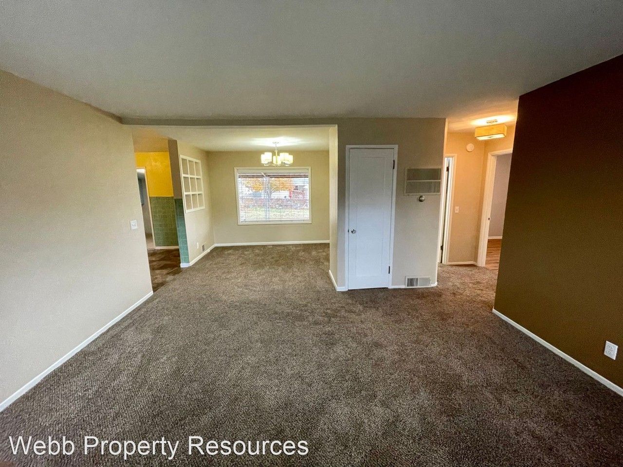 1031 Sw 30th St - Photo 3 of 14
