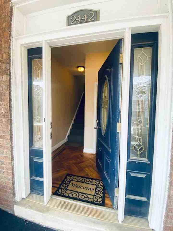 2442 LAKEVIEW AVE. - Photo 2 of 20