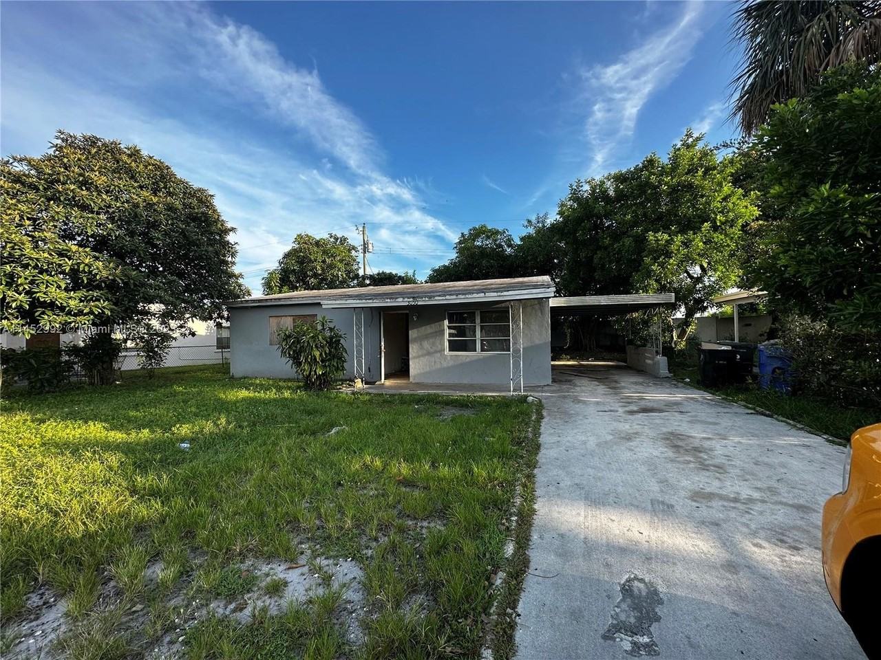 3050 Nw 17th St - Photo 3 of 8