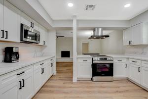 featured image of La Fonda Dr