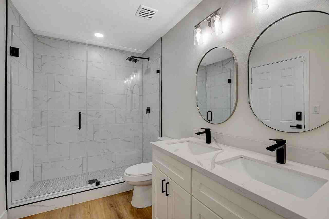 La Fonda Dr - Photo 2 of 11