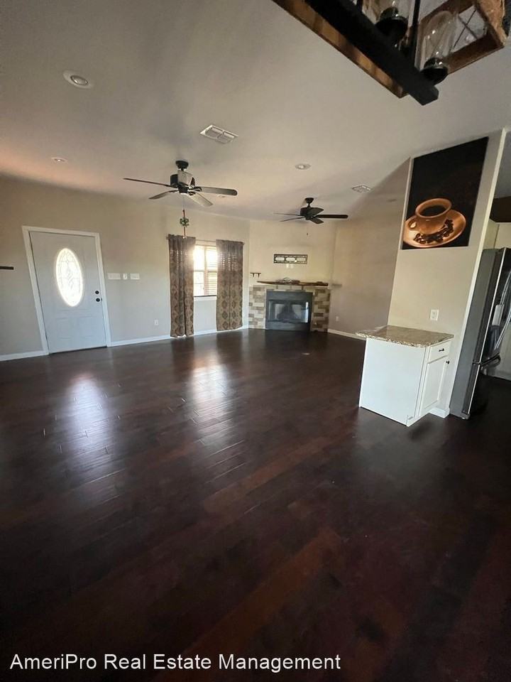 627 Maxwell St - Photo 2 of 21