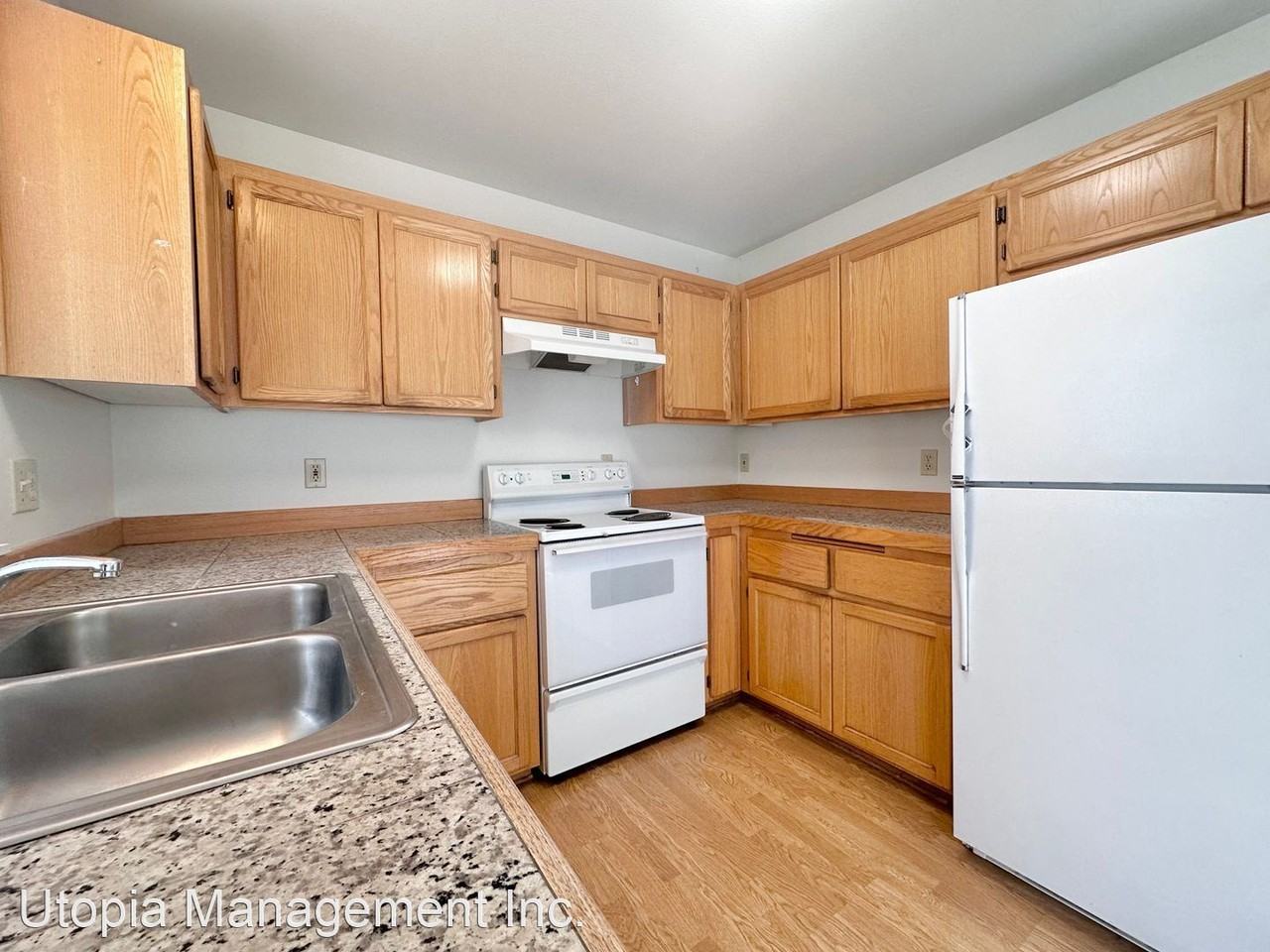 2143-2155 SW Quartz Ave. - Photo 2 of 21