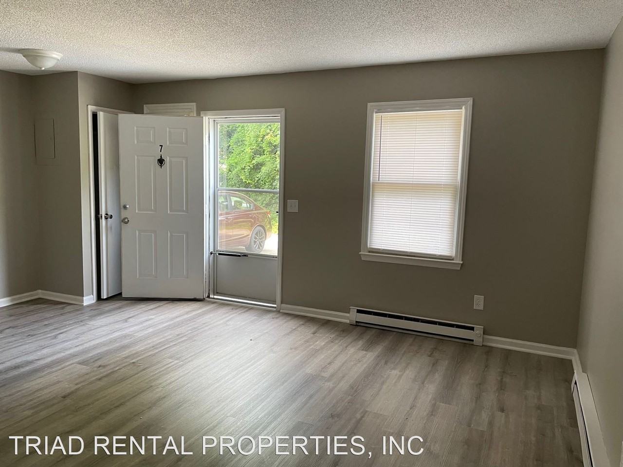 252 S. ELM ST - Photo 3 of 8
