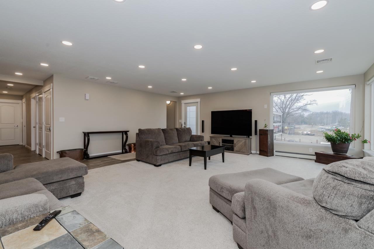 4908 N Galena Rd - Photo 3 of 28