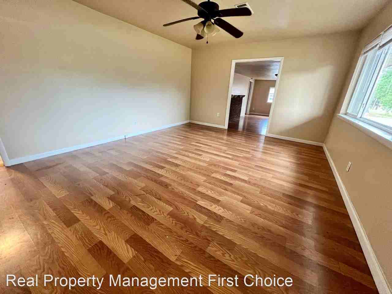 100 Martin Cir - Photo 2 of 25