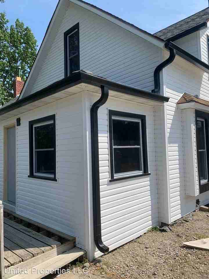 3322 C Ave Ne - Photo 2 of 19