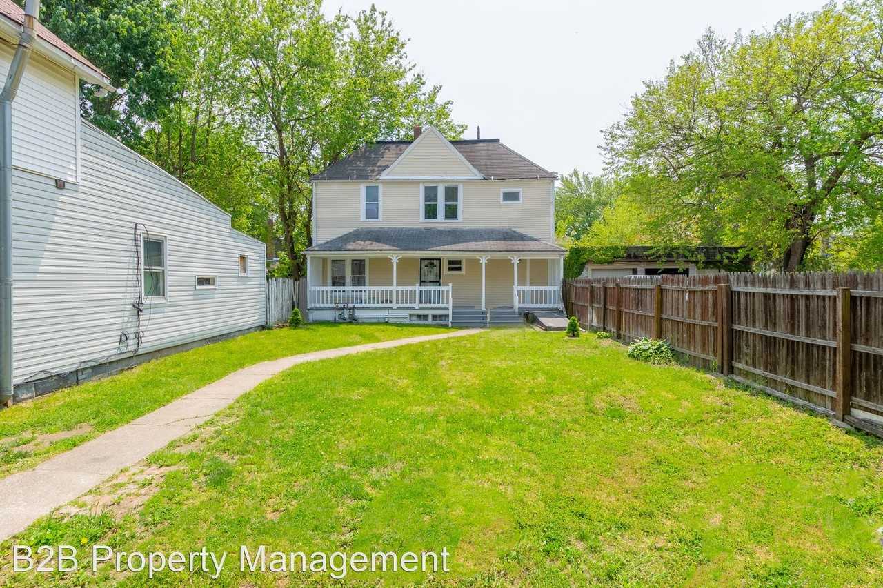 6709 LAWN AVE - Photo 2 of 22