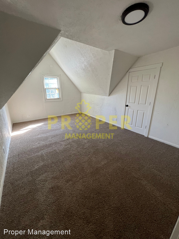 1133 Princeton Dr - Photo 3 of 4