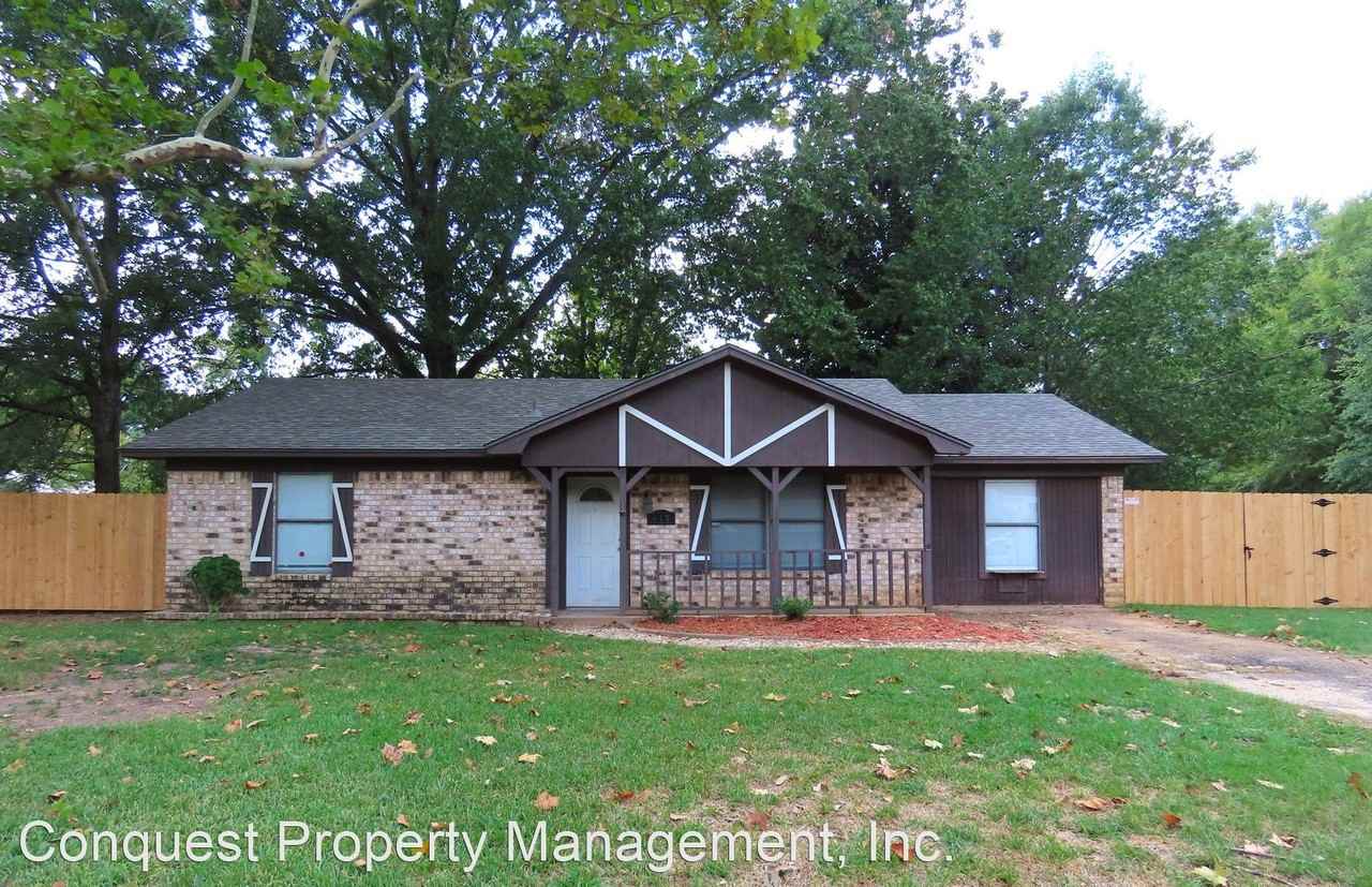 417 N Rainbow Dr, Whitehouse, TX 75791 3 Bedroom House for 1,350/month