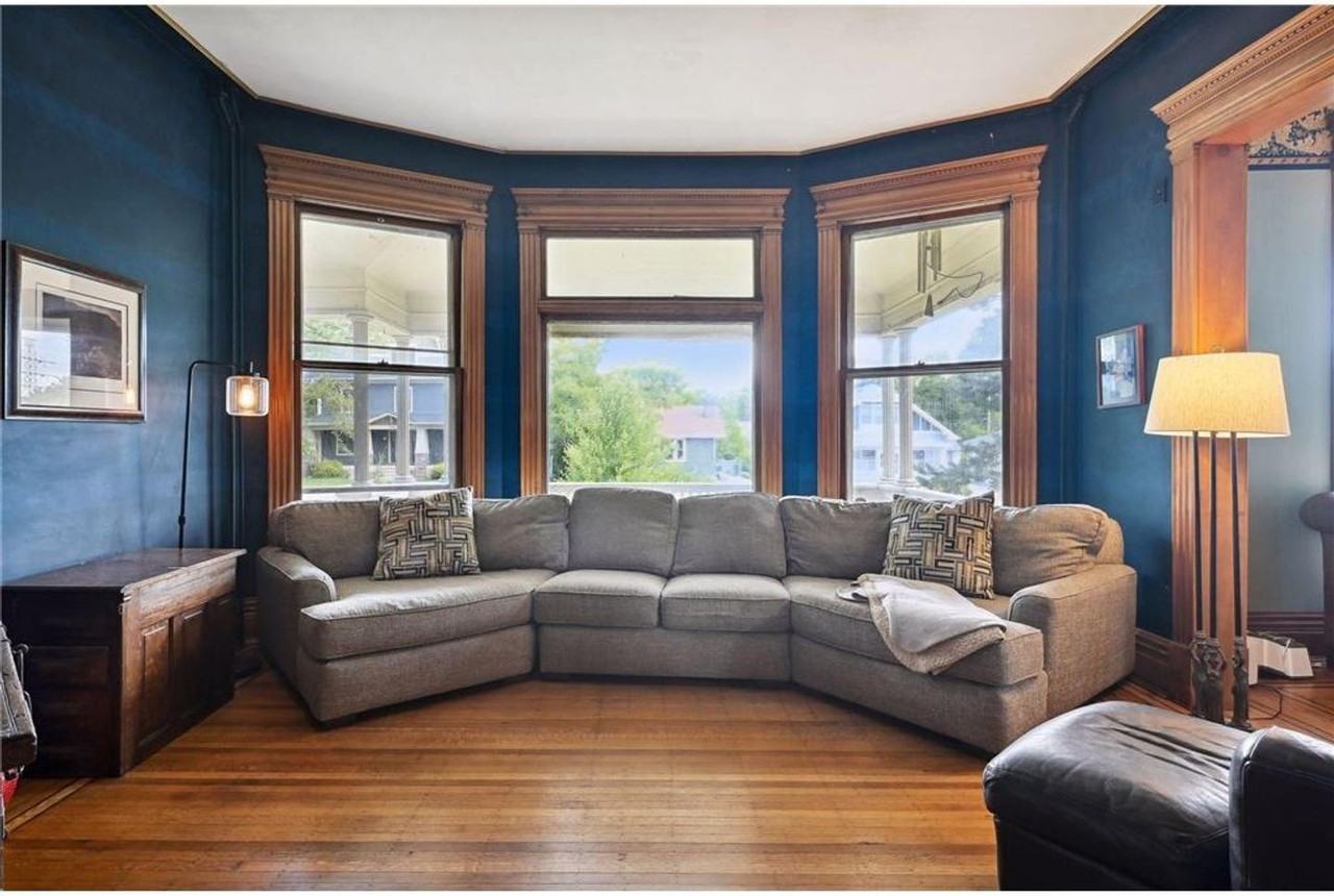 1911 Laurel Ave - Photo 3 of 24