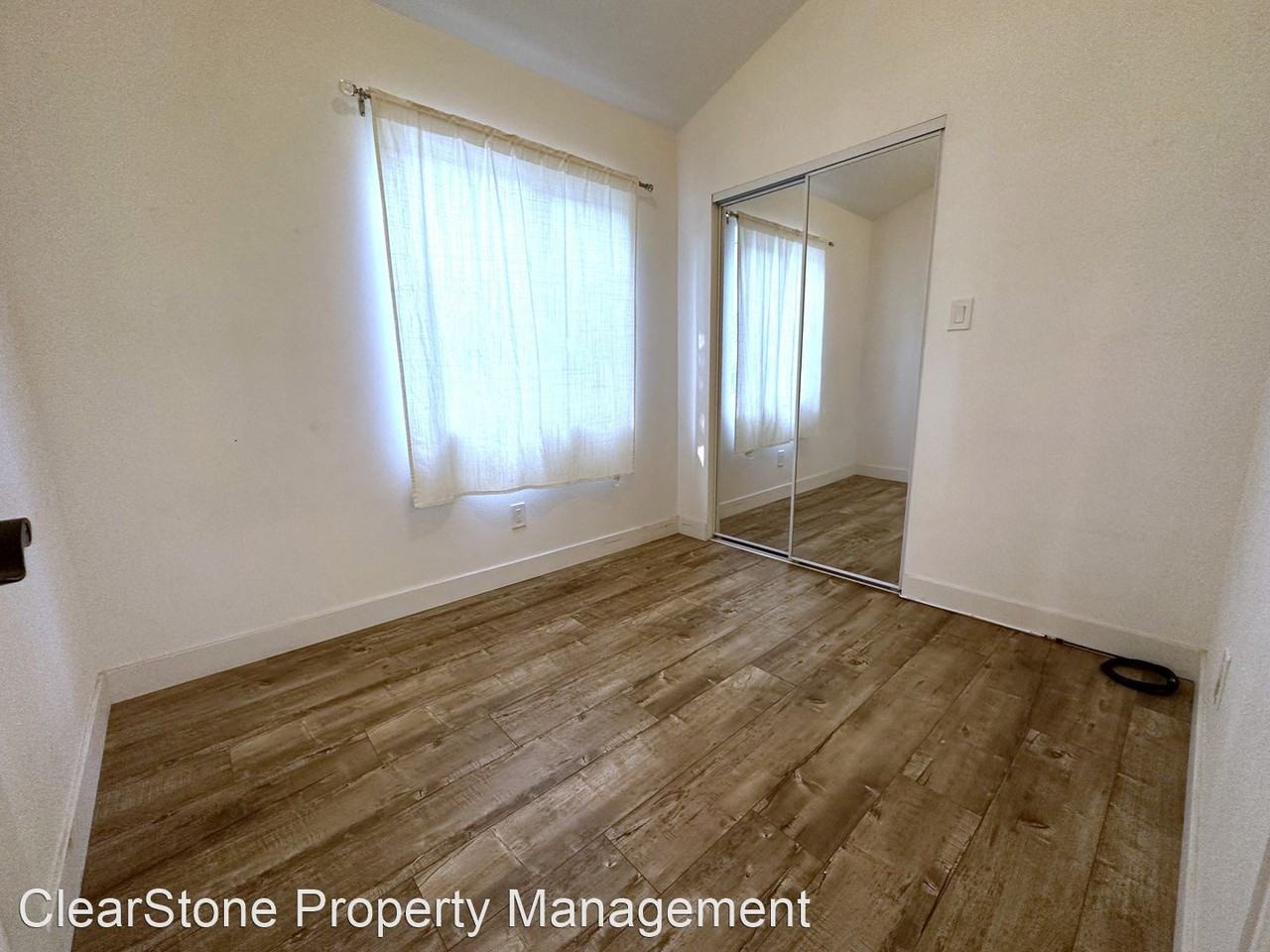 1238 Mott St - Photo 3 of 6
