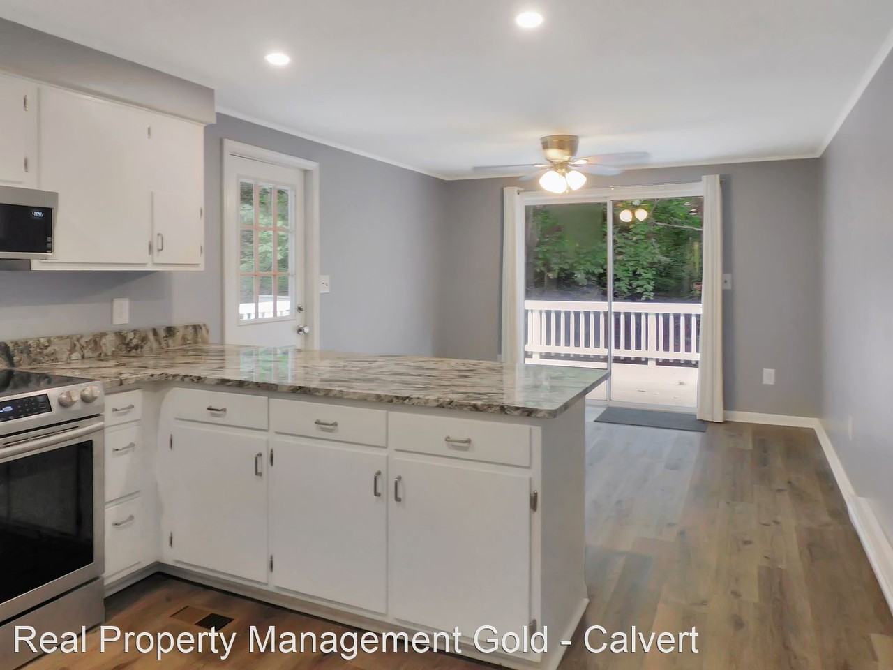 4225 Robinson Rd - Photo 3 of 23