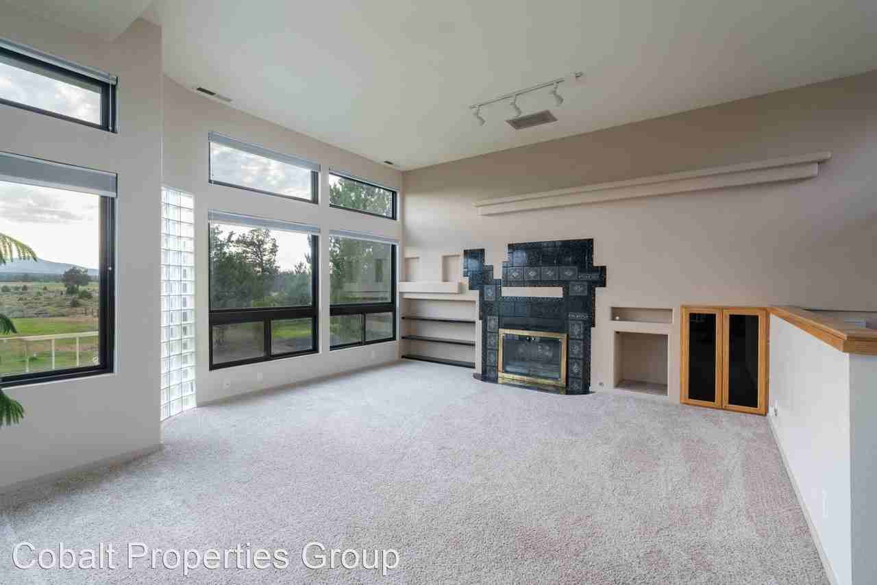 66985 Rock Island Ln - Photo 3 of 41