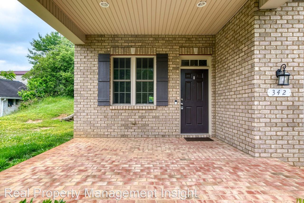 342 Hubbard St - Photo 2 of 21