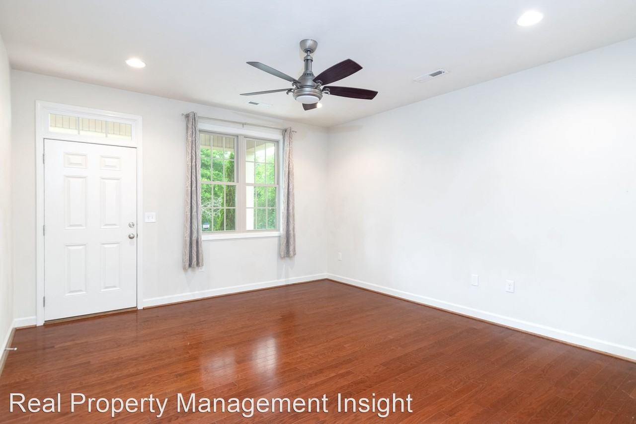 342 Hubbard St - Photo 3 of 21