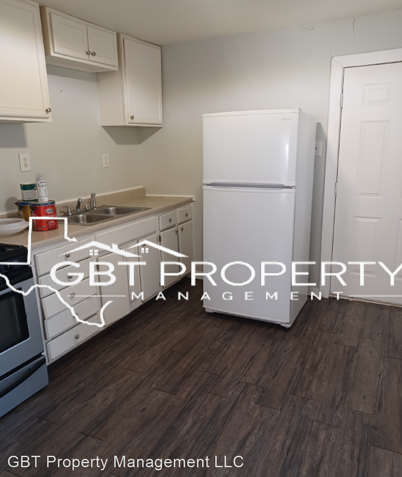 820 E Pecan Ave - Photo 2 of 6