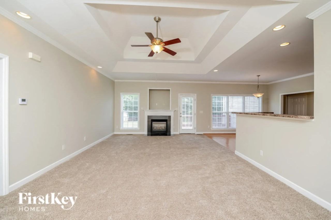 201 Bethlehem Dr - Photo 2 of 12
