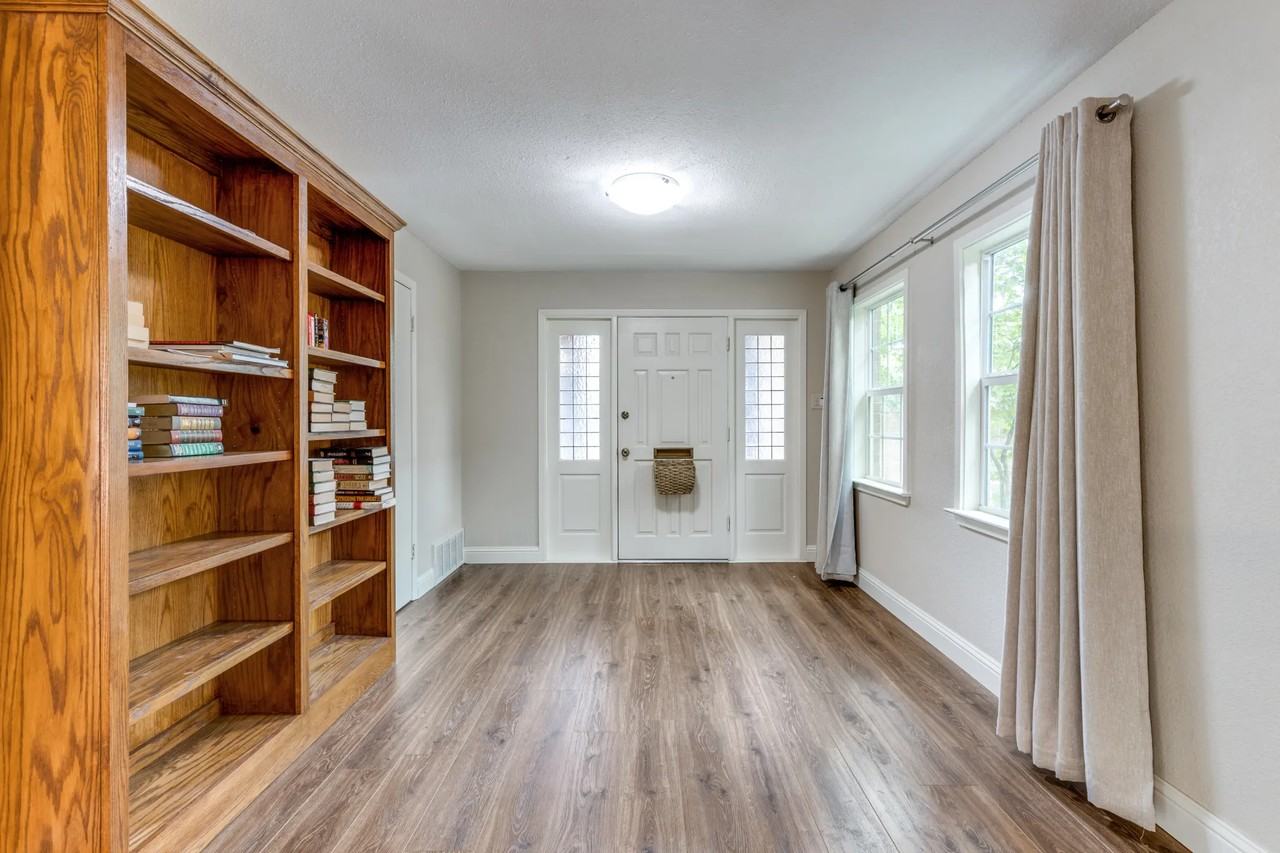 4720 Harley Ave - Photo 2 of 10