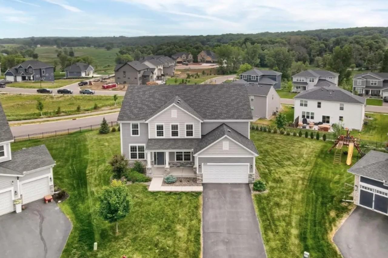 6919 156th St - Photo 2 of 10