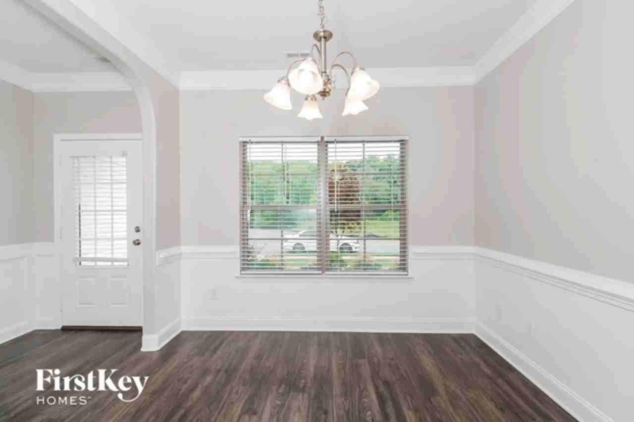 5601 Marblehead Dr - Photo 2 of 12