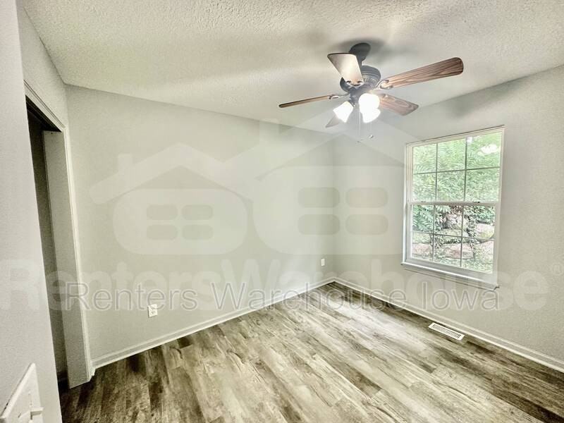 2144 Se 6th St - Photo 4 of 26