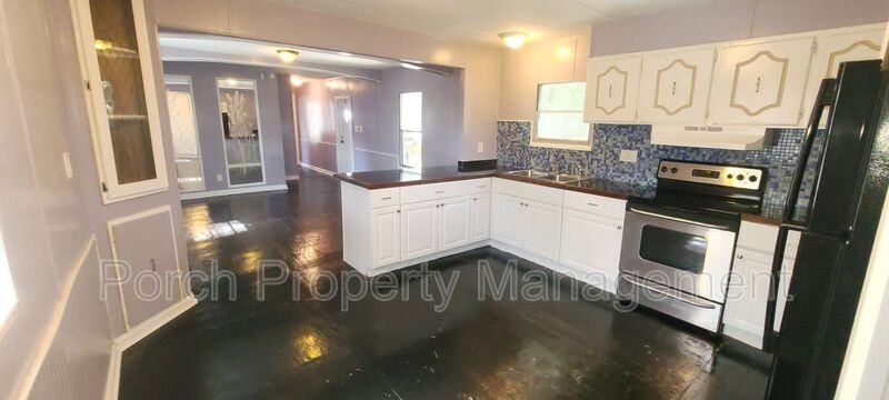 7318 Hayward Ave - Photo 2 of 13