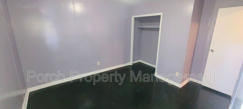 7318 Hayward Ave - Photo 3 of 13