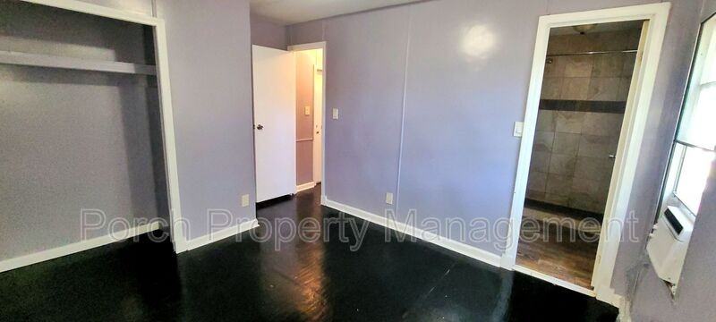 7318 Hayward Ave - Photo 4 of 13