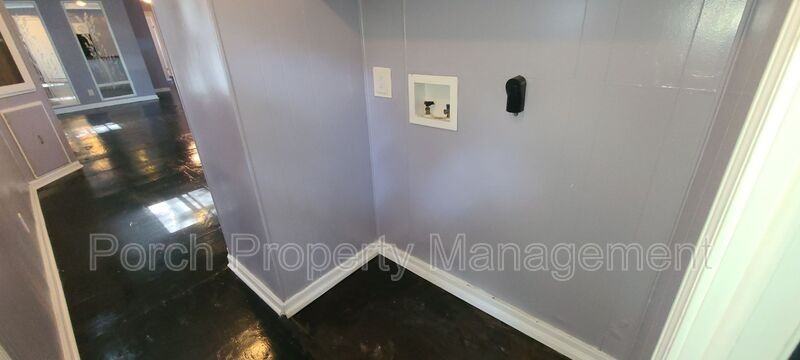 7318 Hayward Ave - Photo 5 of 13