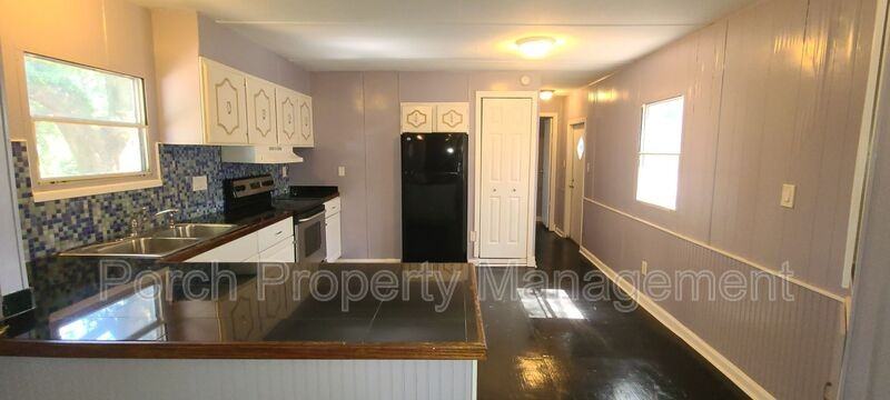 7318 Hayward Ave - Photo 7 of 13